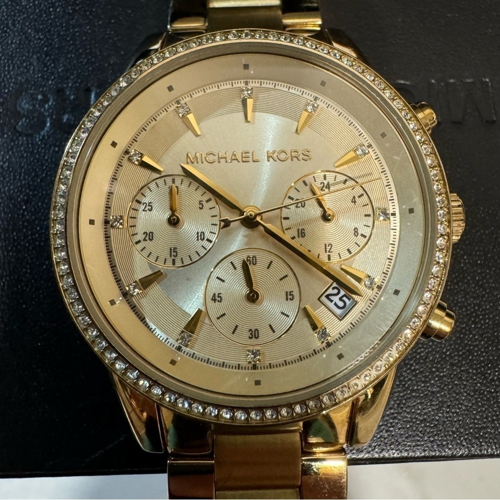Michael Kors gold watch diamond style outer circle, stainless steel MK6356. - Picture 7 of 10